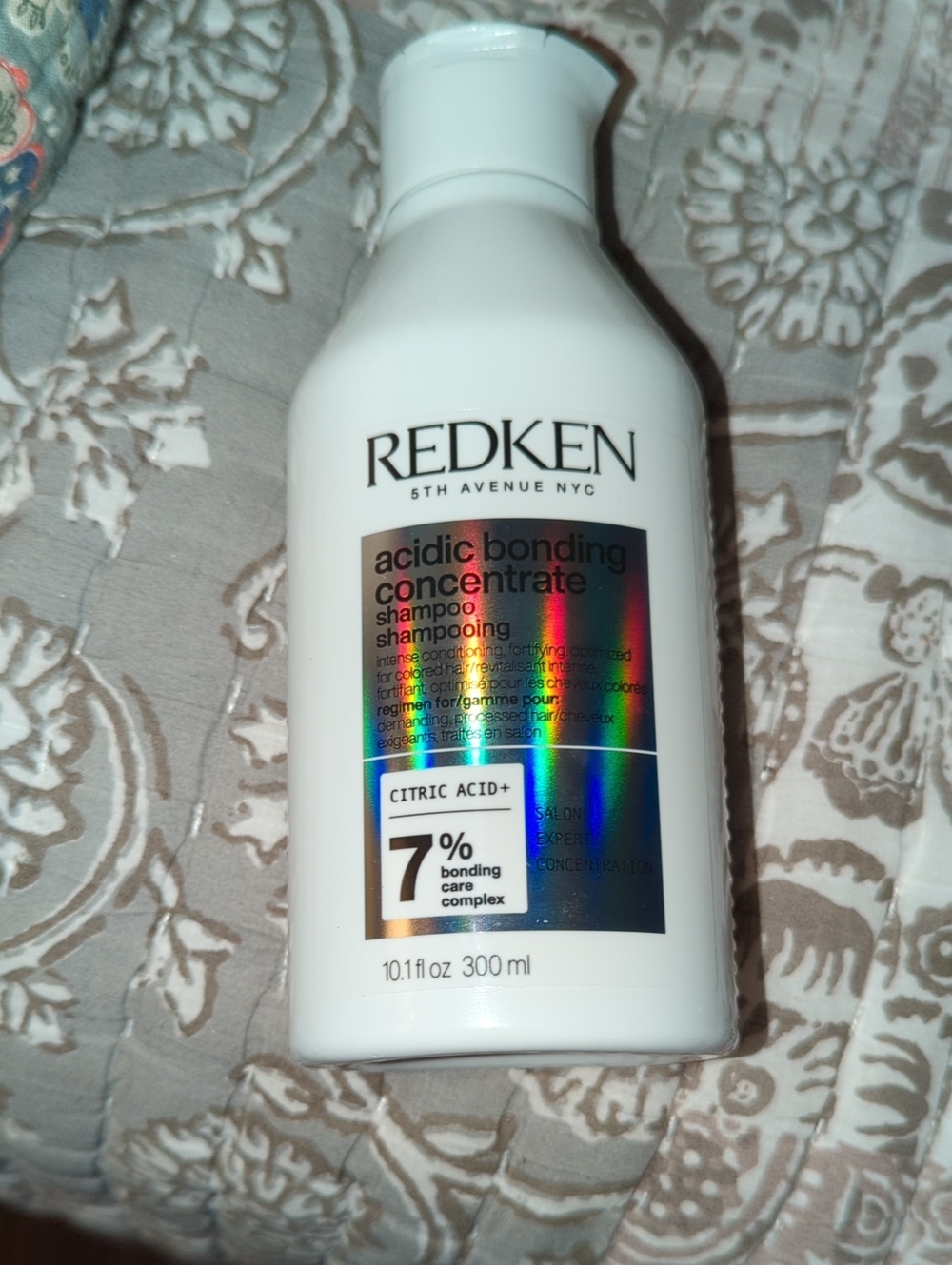 Redken Acidic Bonding Concentrate Shampoo - White with Holographic Label